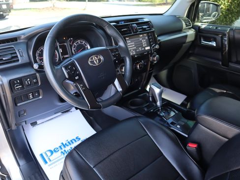 Used 2022 Toyota 4Runner TRD Off-Road AWD/4WD image 24