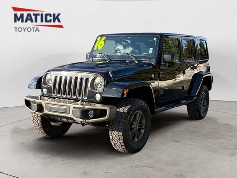 Used 2016 Jeep Wrangler Unlimited Sahara image 3