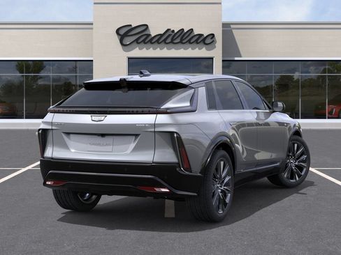 New 2026 Cadillac Lyriq Signature Sport AWD/4WD image 4