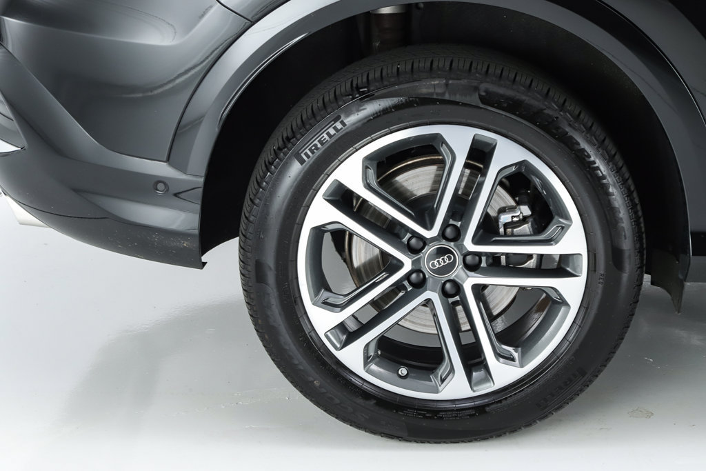 Used 2025 Audi Q5 Premium AWD/4WD image 59