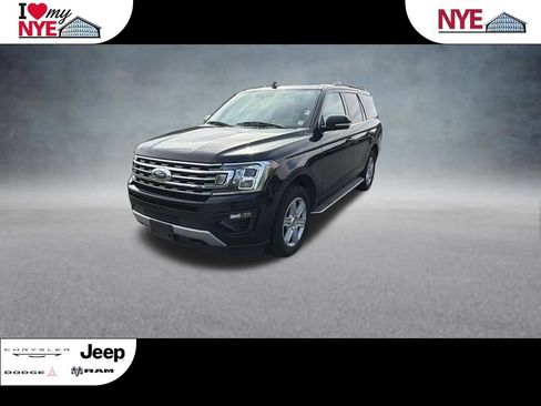 Used 2019 Ford Expedition XLT w/ Equipment Group 202A AWD/4WD image 1