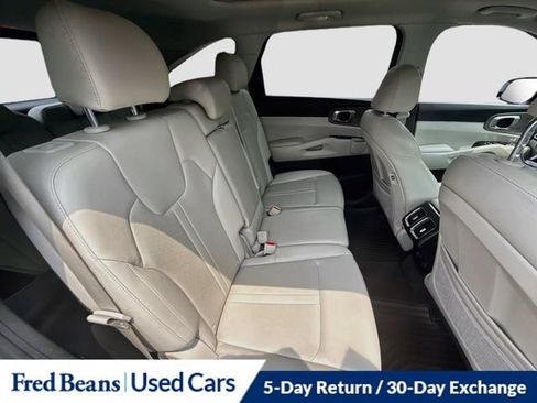 Used 2022 Kia Sorento S w/ Panoramic Sunroof Package AWD/4WD image 36