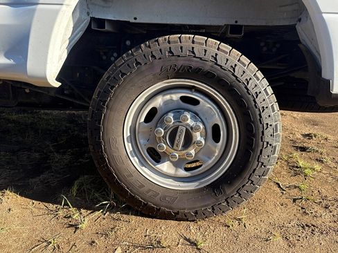 Used 2022 Ford F250 XL w/ Power Equipment Group AWD/4WD image 3