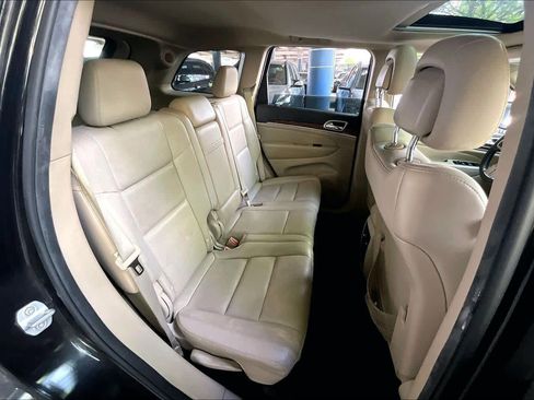 Used 2013 Jeep Grand Cherokee Limited w/ Luxury Group II image 20