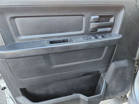 Used 2018 RAM 2500 Tradesman w/ Chrome Appearance Group image 15