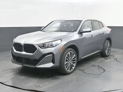 New 2026 BMW X2 xDrive28i w/ Convenience Package AWD/4WD image 1