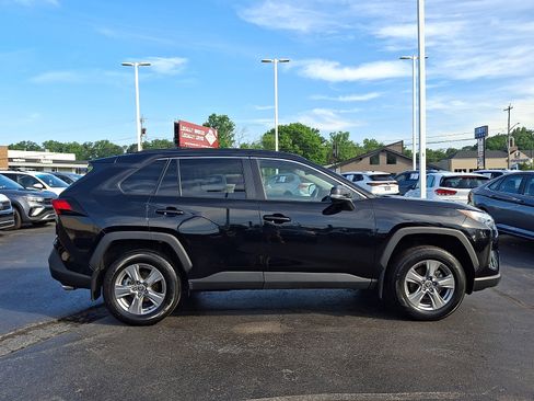 Used 2024 Toyota RAV4 XLE AWD/4WD image 7
