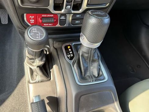 Used 2024 Jeep Gladiator Mojave w/ Safety Group image 29