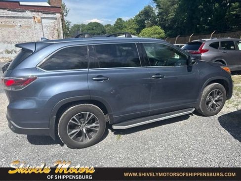Used 2016 Toyota Highlander XLE AWD/4WD image 1