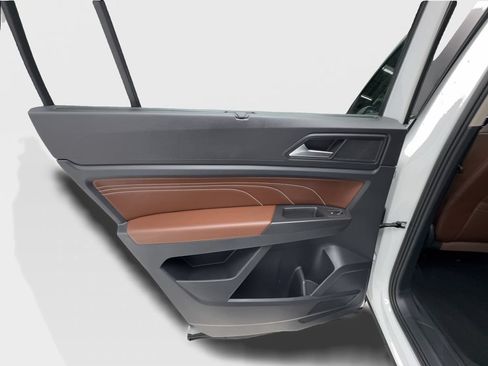 Used 2023 Volkswagen Atlas SE FWD image 26