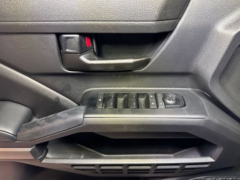 Used 2025 Toyota Tacoma SR5 image 22