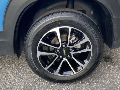 Used 2025 Chevrolet TrailBlazer LT AWD/4WD image 8