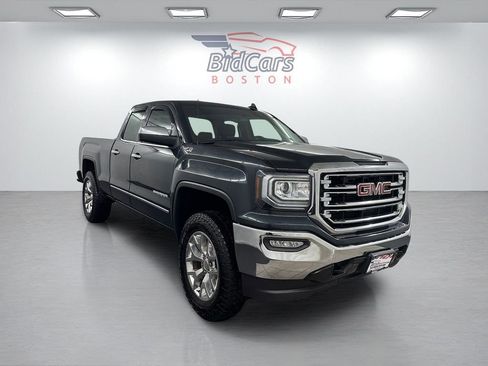 Used 2018 GMC Sierra 1500 SLT w/ SLT Premium Package image 3