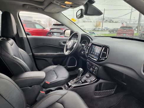 Used 2018 Jeep Compass Limited w/ Navigation Group image 27
