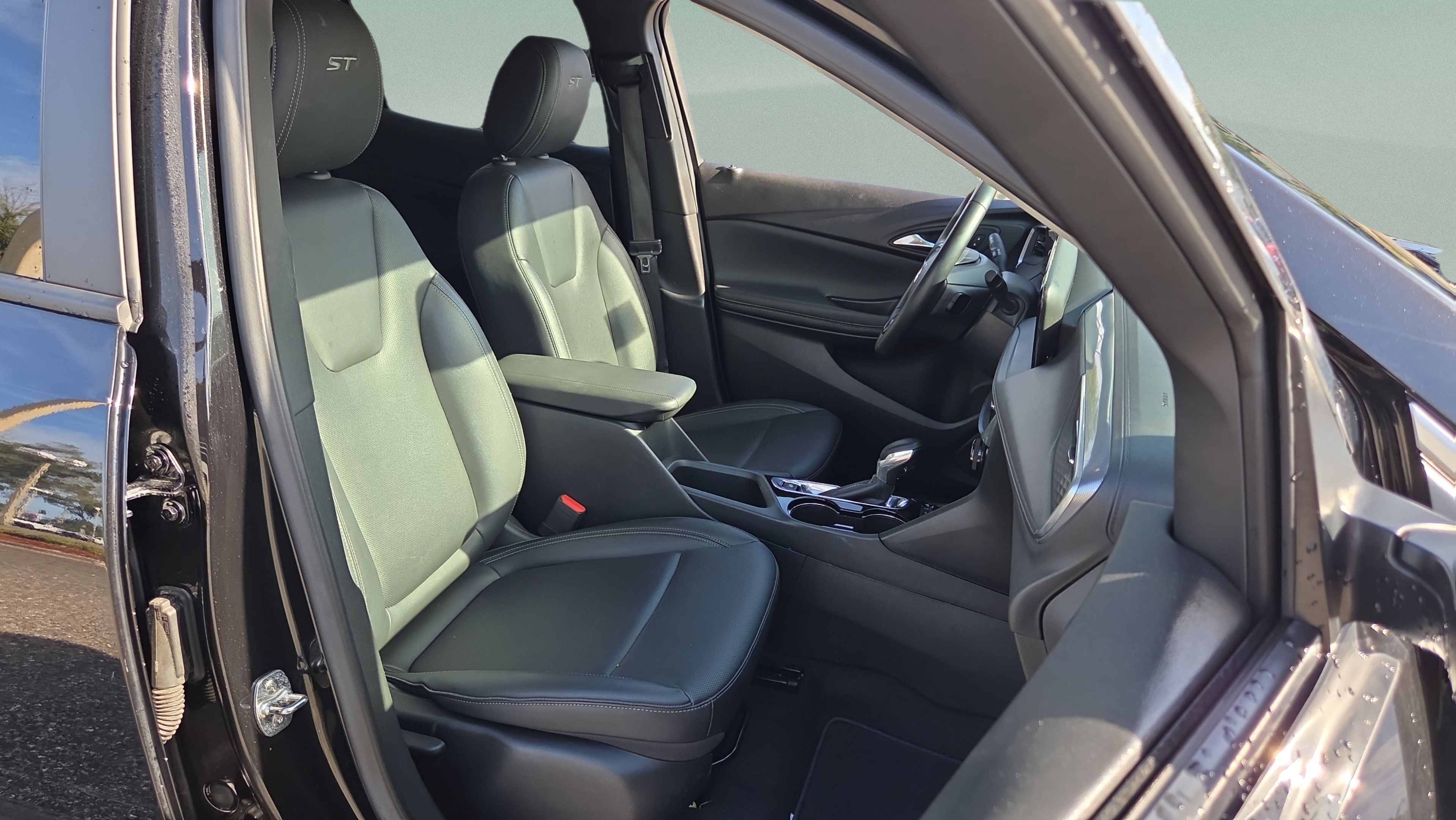 Certified 2024 Buick Encore GX Sport Touring AWD/4WD image 18