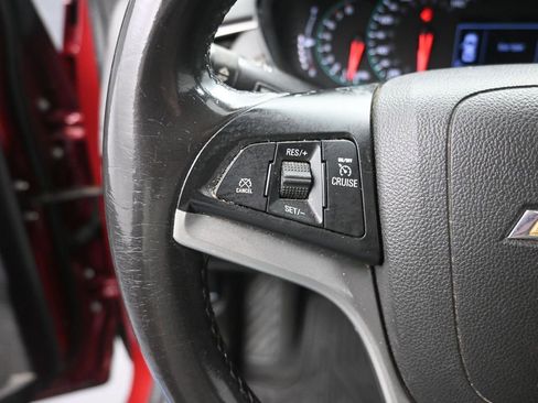 Used 2020 Chevrolet Trax LT w/ LT Convenience Package image 27