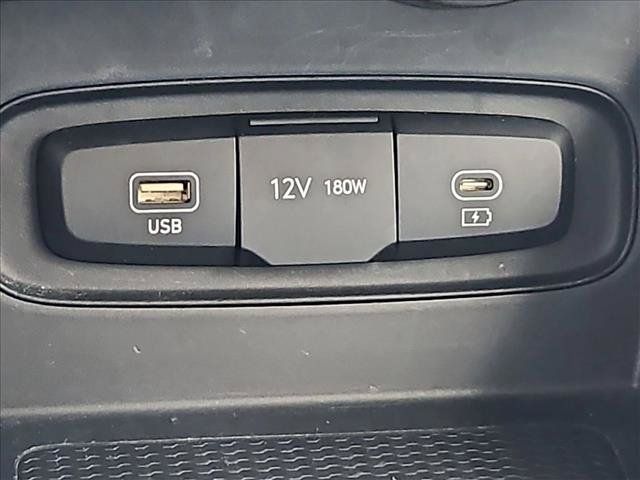 Used 2023 Hyundai Venue SEL FWD image 27