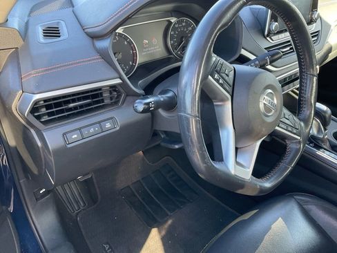 Used 2022 Nissan Altima 2.5 SR image 14