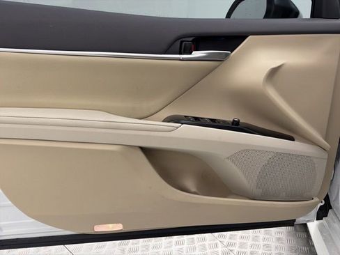 Certified 2020 Toyota Camry XLE FWD image 11