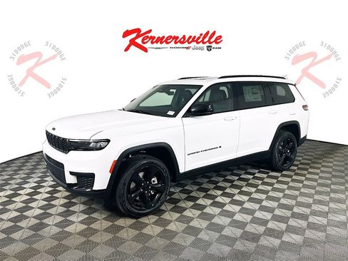 New 2025 Jeep Grand Cherokee L Altitude image 4