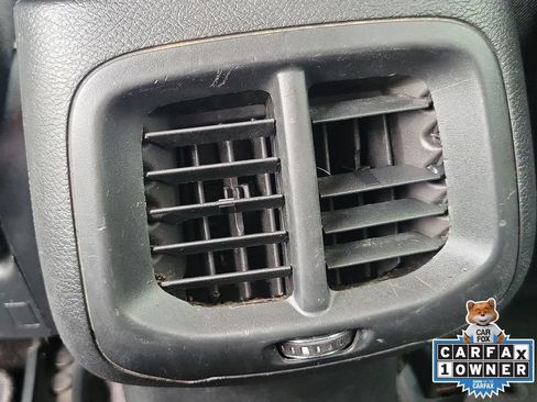 Used 2018 Jeep Cherokee Latitude FWD image 10