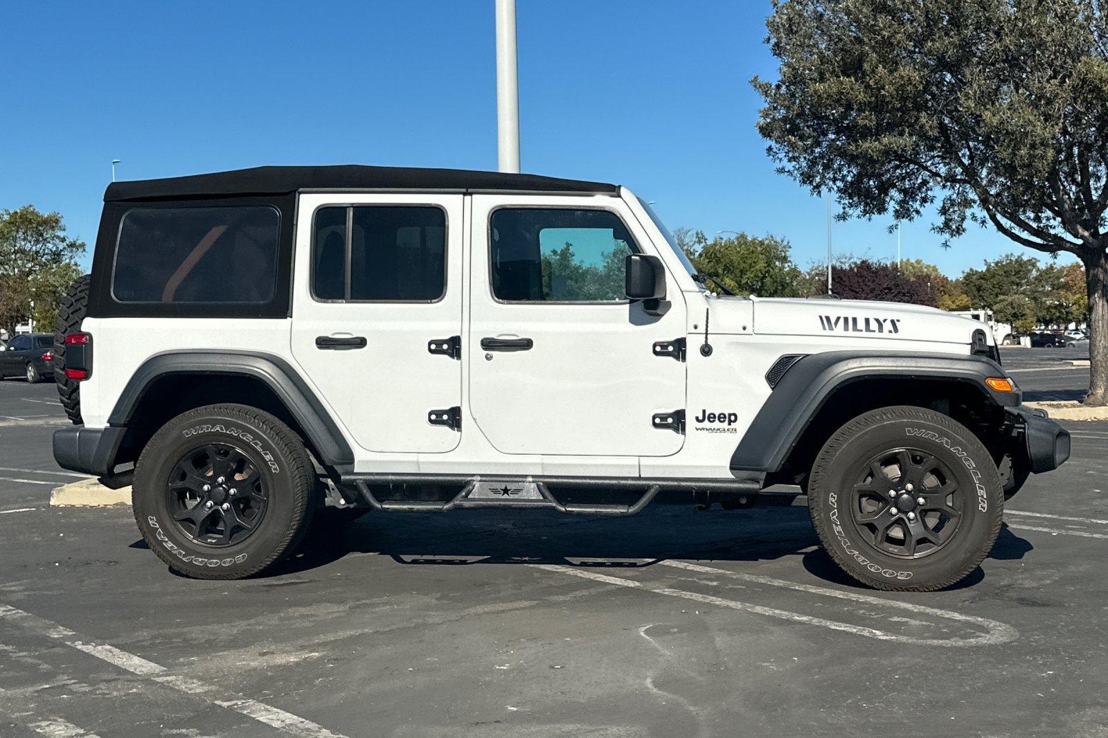 Used 2020 Jeep Wrangler Unlimited Sport AWD/4WD image 3