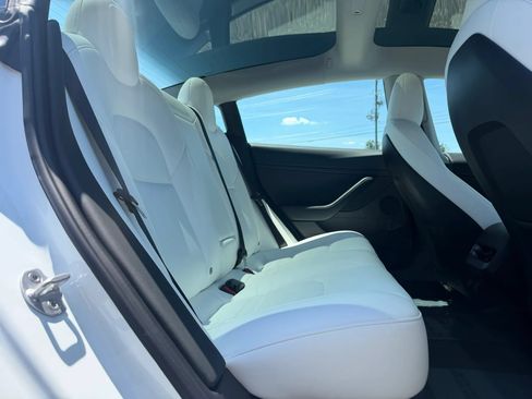 Used 2023 Tesla Model 3 Standard Range RWD image 17