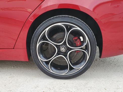 Used 2022 Alfa Romeo Giulia Ti image 7