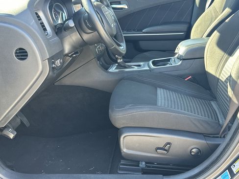 Used 2023 Dodge Charger SXT image 9