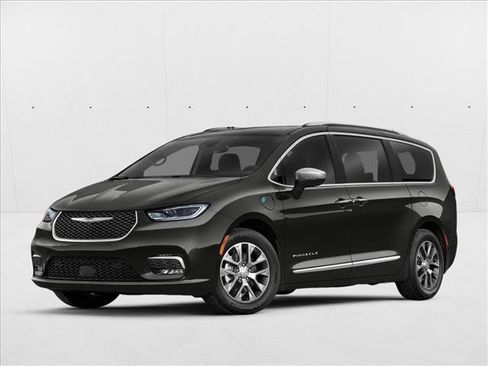 Used 2024 Chrysler Pacifica Premium image 1