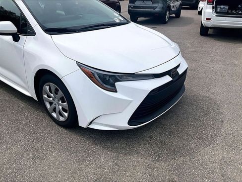 Used 2023 Toyota Corolla LE FWD image 8