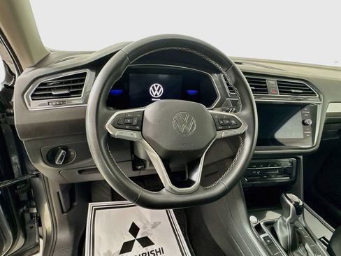Used 2023 Volkswagen Tiguan SE AWD/4WD image 12
