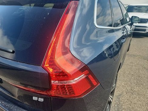 Used 2022 Volvo XC60 B5 Momentum w/ Climate Package FWD image 14