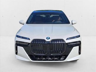 New 2025 BMW i7 eDrive50 w/ Executive Package video 2