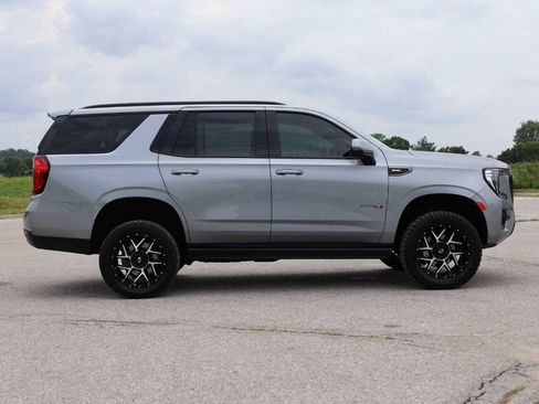 Used 2023 GMC Yukon AT4 AWD/4WD image 7