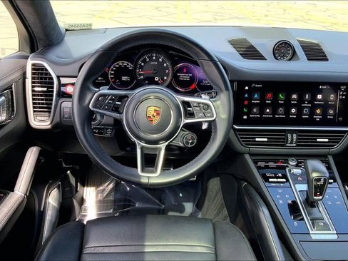 Used 2022 Porsche Cayenne GTS AWD/4WD image 7
