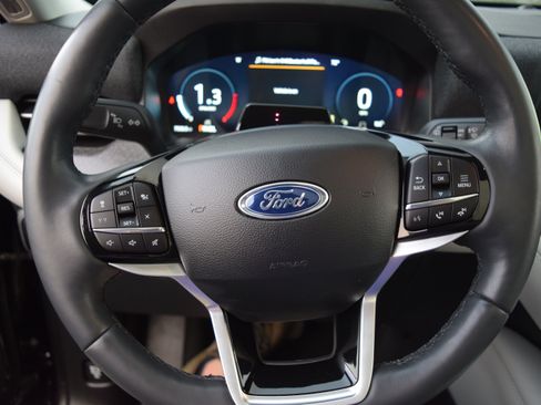 Used 2026 Ford Explorer Platinum w/ LUX Leather Package AWD/4WD image 15