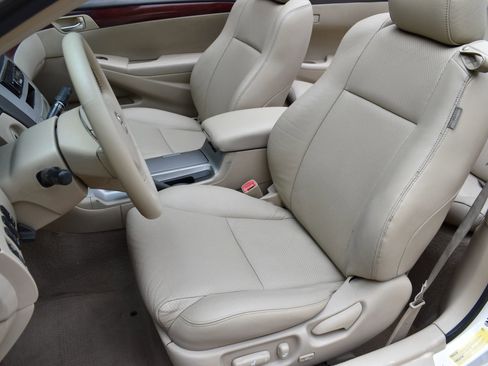 Used 2005 Toyota Solara SLE image 26