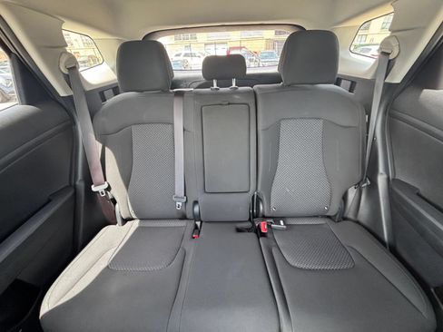Used 2025 Kia Sportage LX FWD image 37