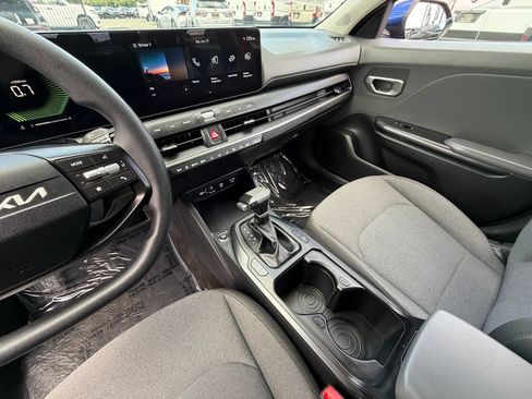 Used 2025 Kia K4 FWD image 28