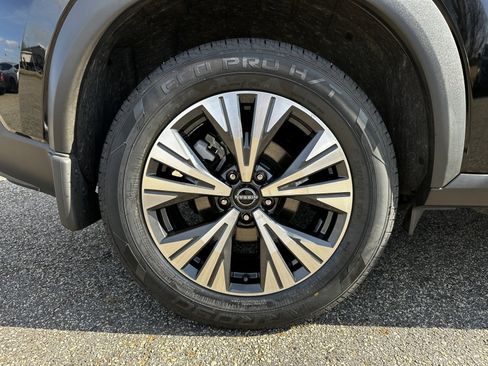 Certified 2023 Nissan Rogue SV w/ SV Premium B Package image 17