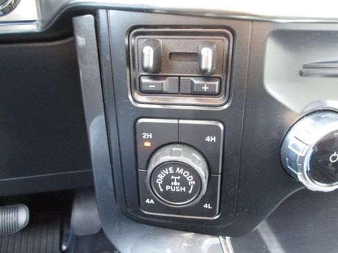 Used 2023 Ford F150 Lariat w/ Equipment Group 502A High image 38