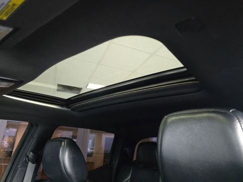 Used 2019 Toyota Tacoma TRD Off-Road image 38