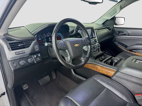 Used 2019 Chevrolet Suburban Premier AWD/4WD image 9