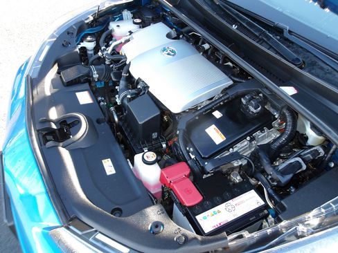 Used 2020 Toyota Prius XLE image 22