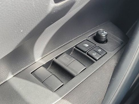 Used 2022 Toyota Corolla LE image 29