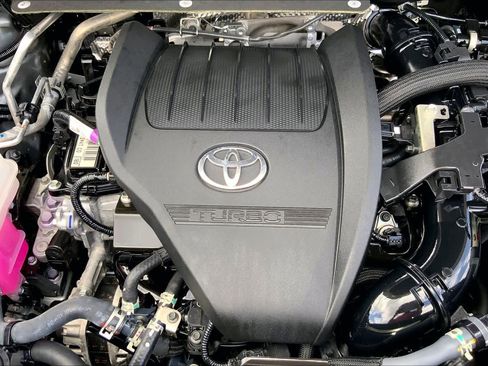 Certified 2025 Toyota Highlander XLE image 31