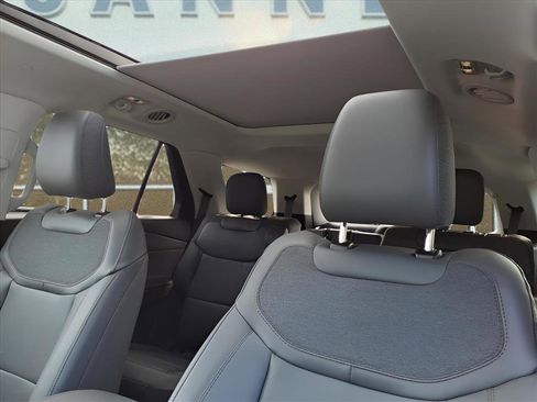 New 2026 Ford Explorer Active w/ Active Comfort Package AWD/4WD image 11