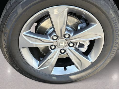 Certified 2024 Honda Odyssey EX image 11