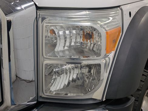 Used 2011 Ford F450 XLT w/ Ambulance Preparation Pkg RWD image 13